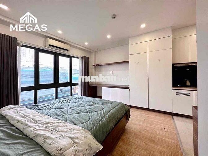 CĂN HỘ Q3_Ban Công_RỘNG RÃI_THOÁNG MÁT_THANG MÁY_SẠCH SẼ_CỬA SỔ LỚN