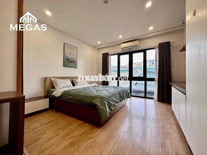 CĂN HỘ Q3_Ban Công_RỘNG RÃI_THOÁNG MÁT_THANG MÁY_SẠCH SẼ_CỬA SỔ LỚN