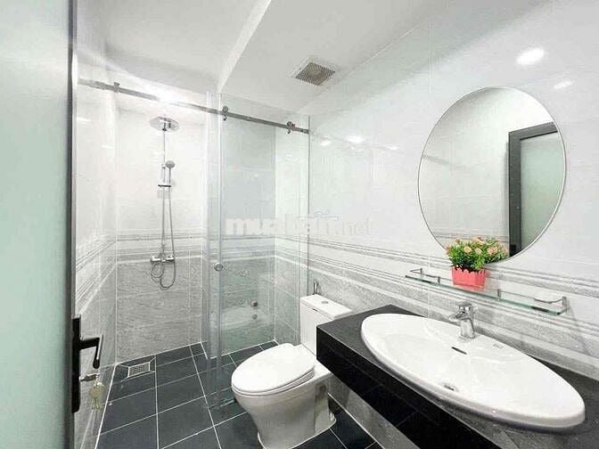 STUDIO FULL NỘI THẤT CỬA SỔ TRỜI TO ĐÙNG NGAY IUH, VLU