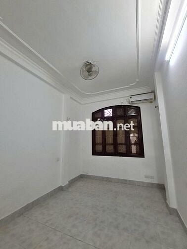 36 m²x 4 tầng, 5 ngủ,4WC ngõ 120 Trần Cung, ô tô đỗ cửa, gần viện E