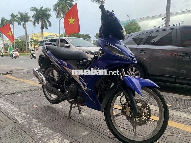 Cần gả e nó , bên ngoài hơi cũ nhưng máy rất êm