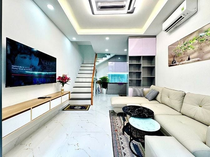 Bán nhà 3 mặt tiền, nhà mới ở ngay