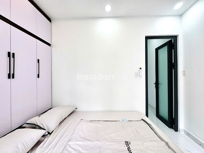 Bán nhà 3 mặt tiền, nhà mới ở ngay