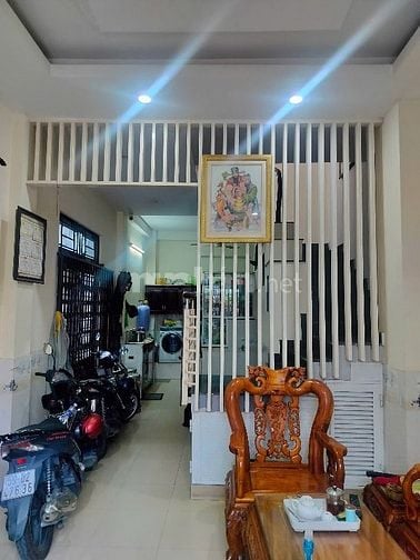 BÁN NHÀ KHU NGUYỄN CỬU ĐÀM . HẺM ĐỐI DIỆN TRƯỜNG CẤP 3 TÂN BÌNH 4 Lầu 