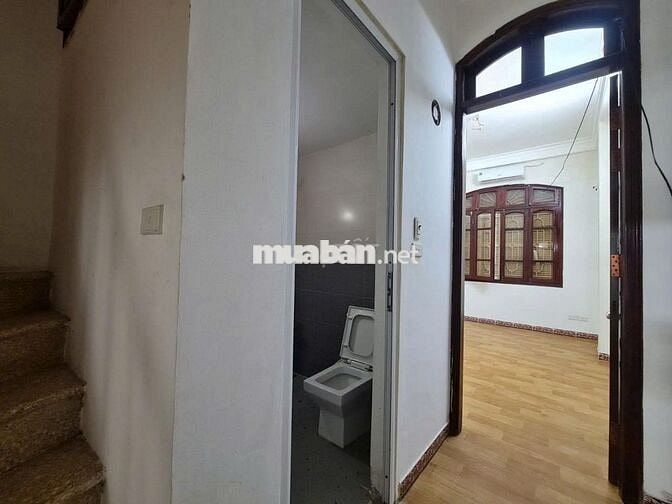 36 m²x 4 tầng, 5 ngủ,4WC ngõ 120 Trần Cung, ô tô đỗ cửa, gần viện E