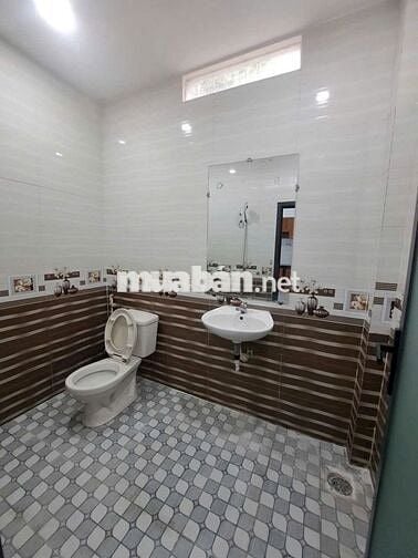 CẦN BÁN CĂN NHÀ VƯỜN ẤP HẬU, Xã Tân thông Hội. Củ Chi. GIÁ 3,4 TỶ TL