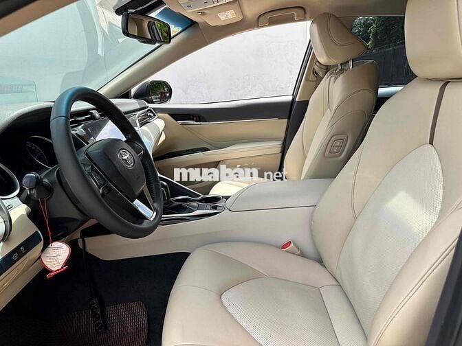Toyota Camry 2019 2.0G - 5c tự động BH 1 năm