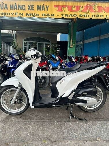 Honda SH 150 2018 mới 90% Bstp chính chủ