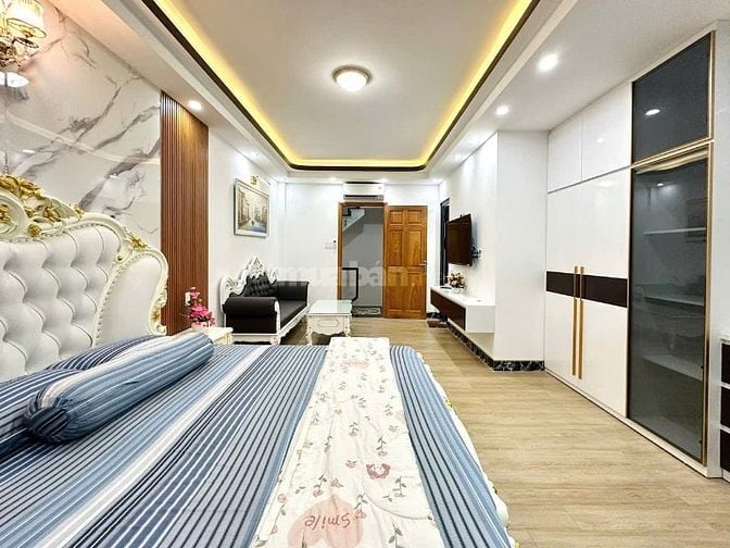 Nhà 4 Lầu thiết kế cổ điển HxH Trần Quang Diệu p14, Q3, DT: 4.5x10m