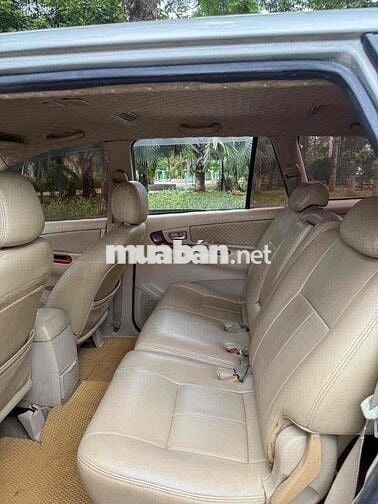 Toyota Innova 2006 G - 350000 km
