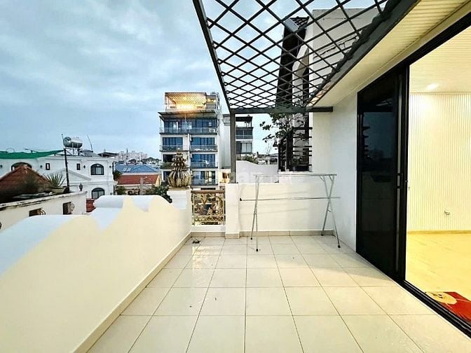 Nhà 4 Lầu thiết kế cổ điển HxH Trần Quang Diệu p14, Q3, DT: 4.5x10m