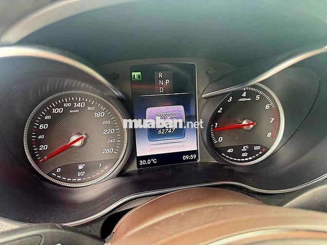 Bán Mercedes GLC300 4MT Cuối 2016