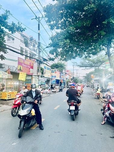 Bán nhà mặt tiền đường Đông Hưng Thuận 02 ngay chợ Cây Sộp, 8mX21m