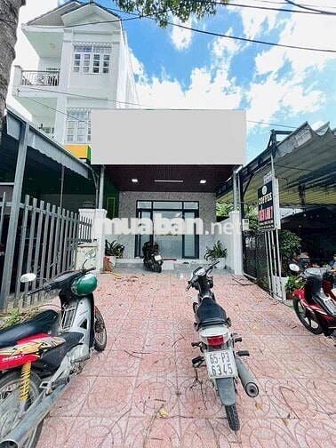 Nhà mặt tiền Trần Văn Trà - sẵn 3 máy lạnh