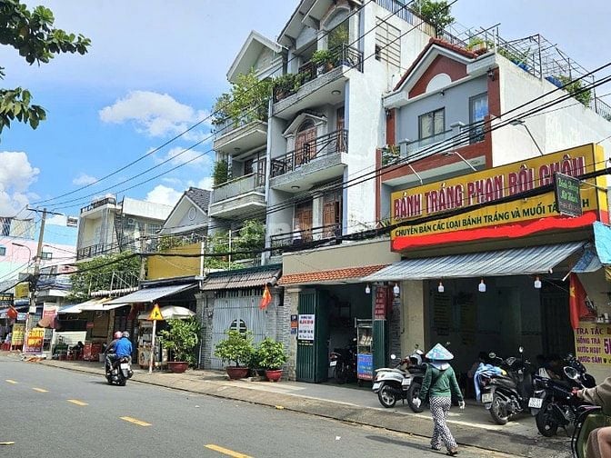 Bán nhà mặt tiền đường Đông Hưng Thuận 02 ngay chợ Cây Sộp, 8mX21m