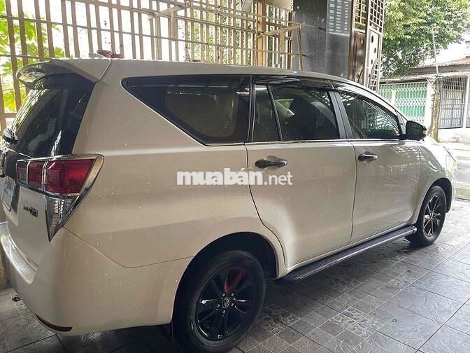 Toyota Innova 2019 2.0E - 90000 km