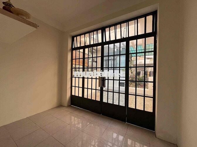 Nhà HXH K300 Giá Siêu Hời chỉ 12 Triệu - 196M2 - Chốt Ngay Kẻo Lỡ