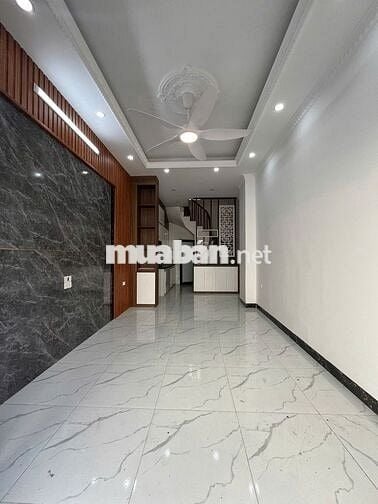 Nhà 5T*37m2 ngõ thông, ô tô đỗ cổng. Gần trường, chợ. Giá chỉ 3,35 tỷ