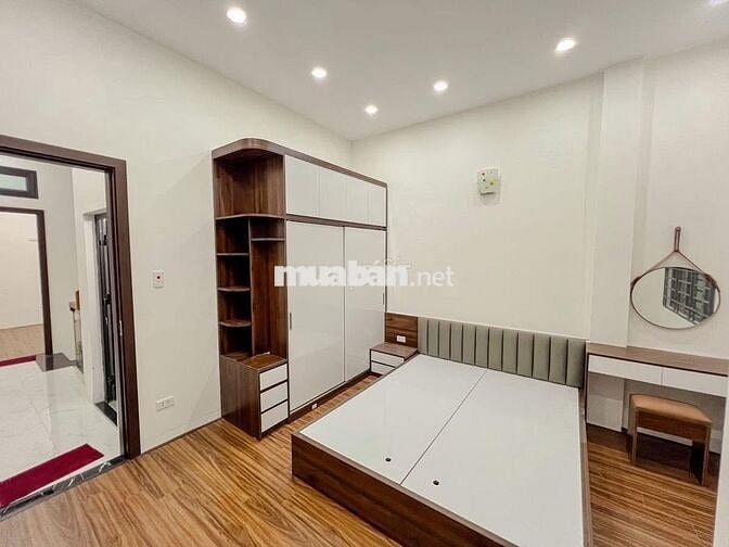 *TRIỀU KHÚC - THANH LIỆT OTO ĐỖ CÁCH NHÀ 20m