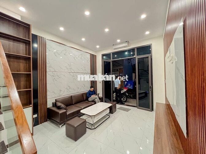 *TRIỀU KHÚC - THANH LIỆT OTO ĐỖ CÁCH NHÀ 20m