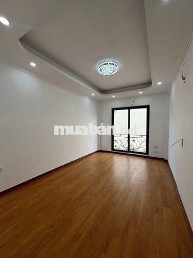 Nhà 5T*37m2 ngõ thông, ô tô đỗ cổng. Gần trường, chợ. Giá chỉ 3,35 tỷ