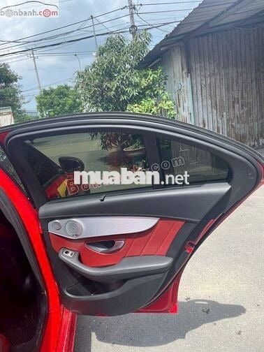 Mercedes-Benz C-Class C300 AMG 2017 – Màu đỏ