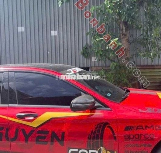 Mercedes-Benz C-Class C300 AMG 2017 – Màu đỏ