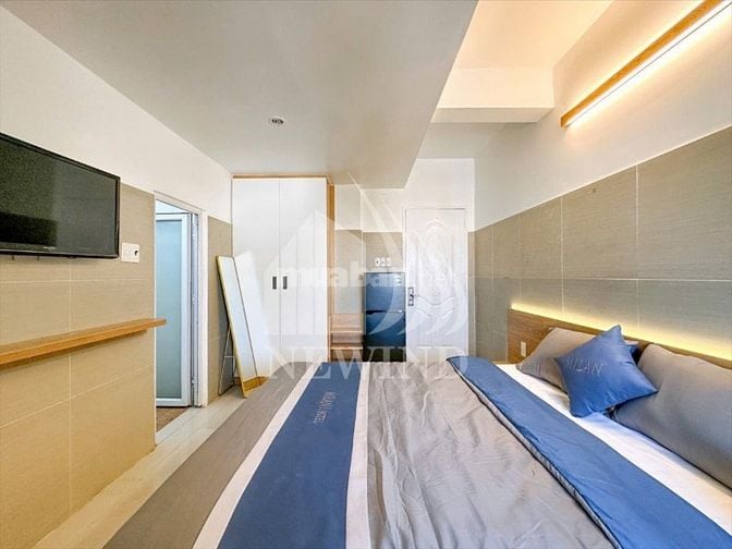 Hợp đồng thuê 2,4 tỷ, toà nhà ks 50c Trường Sơn ,DT:11x17m,kc :hầm 7L