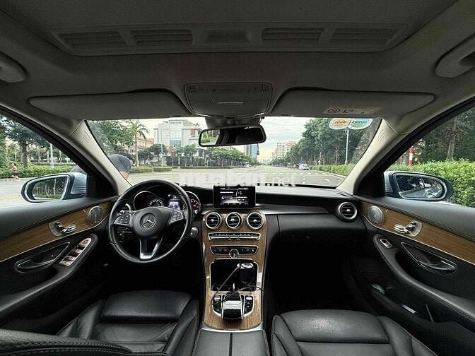 Mercedes C250 Exclusive date 2016