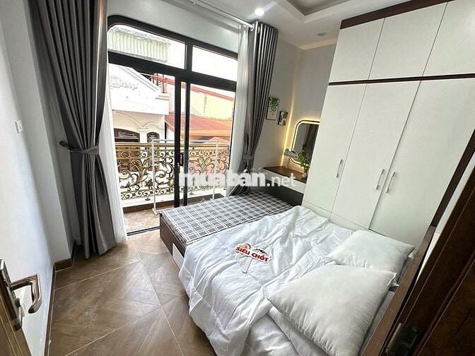 Căn hộ 1N1K full nội thất, ngõ ô tô 255 Nguyễn Khang, ban công – 7.5tr