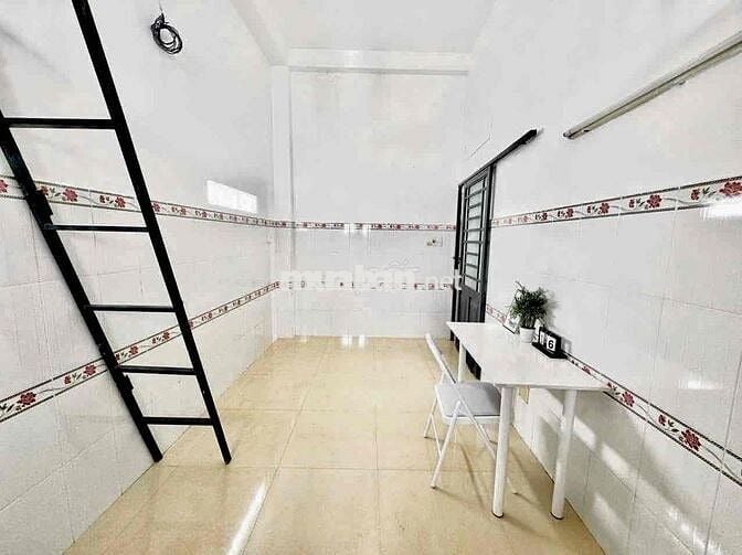 TRỌ CÁCH VĂN HIẾN 5phút - 186/78 Nguyễn Sơn có thang máy và máy giặt