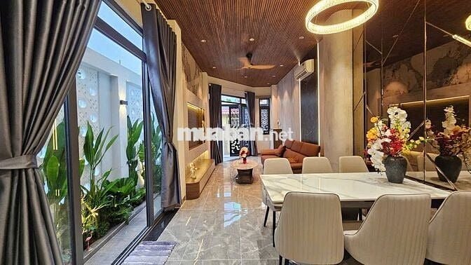 Bán nhà góc 2 mặt tiền xây mới gần đường Phạm Hữu Lầu Quận 7