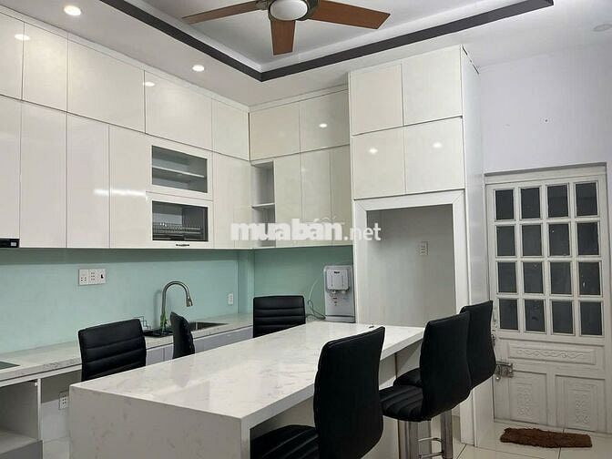 Nhà trong hẻm xe hơi dân cư văn minh