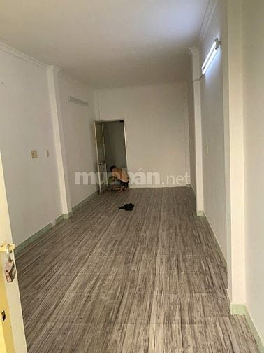 Cho thuê nhà ĐĐTNghi hẻm 2.5m(BG) Nguyễn Thông, P.9, Q.3 giá 13tr