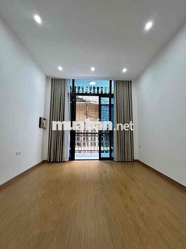 BÁN NHÀ NÚI TRÚC- KIM MÃ- 29M2- 7,5 TỶ- 3 NGỦ -10M RA Ô TÔ- Ở NGAY
