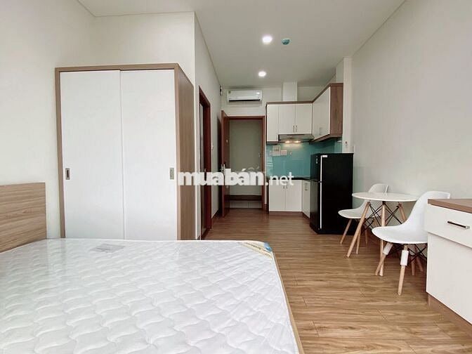Cho thuê CH full nội thất bancong thoáng - trung tâm quận 7, ngay UFM