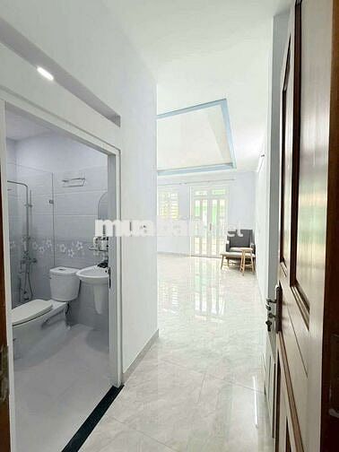 Cho Thuê Nhà View Công Viên Khu Tên Lửa 6x20. 4 Tấm Full Nội thất 35tr