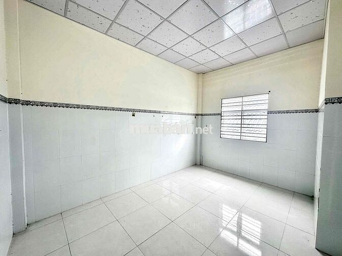 Nhà trệt lầu 3PN hẻm đường Nhật Tảo chỉ 5 triệu
