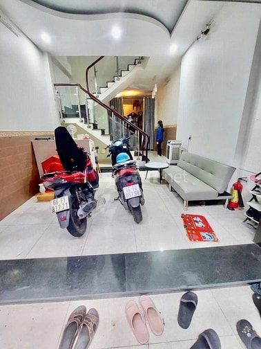 Cần bán Nhà đường Gò Dầu : 4 x 10 M  Đúc 1 lầu . Hẻm 7 M khu VIP