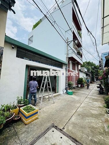 Nhà hẻm xe hơi 80m2 ,2 phòng ngủ  Q .Bình Tân