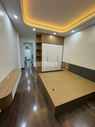 Bán gấp nhà Cầu Giấy để mua biệt thự, DT 50m2, 6 tầng, giá chỉ 15.8 ty