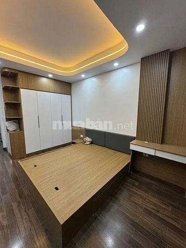 Bán gấp nhà Cầu Giấy để mua biệt thự, DT 50m2, 6 tầng, giá chỉ 15.8 ty