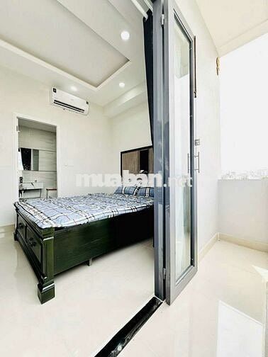🟥 Căn Hộ Ban Công, Full Nội Thất, Thang Máy. Ngay Hutech, FTU, GTVT,.