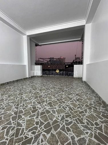 Bán gấp nhà Cầu Giấy để mua biệt thự, DT 50m2, 6 tầng, giá chỉ 15.8 ty