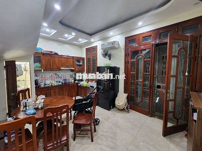 Chính chủ bán nhà 5 tầng đẹp– Thổ Quan, Khâm Thiên –ngõ rộng, gần ô tô