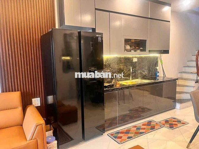 Cho thuê nhà Thạch bàn, Long Biên 35mx6, giá 14 triệu. Thang máy, full