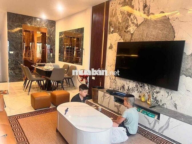 Cho thuê nhà Thạch bàn, Long Biên 35mx6, giá 14 triệu. Thang máy, full