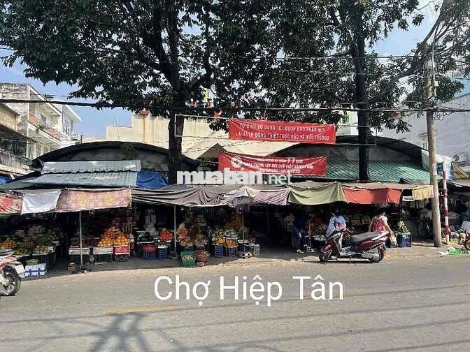 cần bán gấp nhà đường hoà bình (gần đầm sen chợ siêu thi