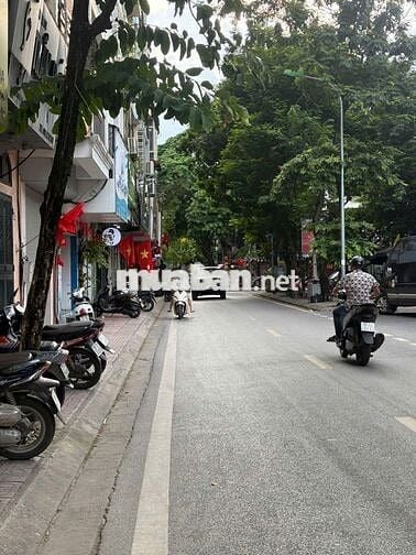 BÁN NHÀ PHỐ NGUYỄN CÔNG HOAN – LÔ GÓC, 3 THOÁNG, THANG MÁY