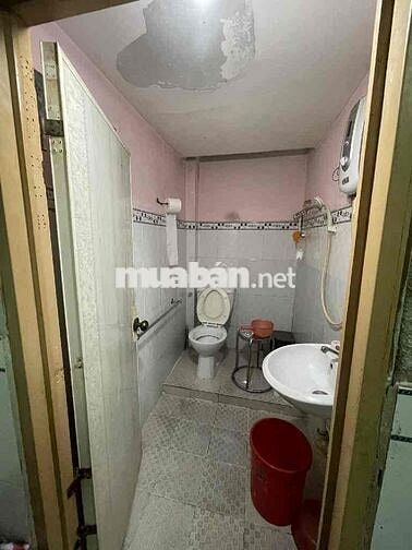 cần bán gấp nhà đường hoà bình (gần đầm sen chợ siêu thi